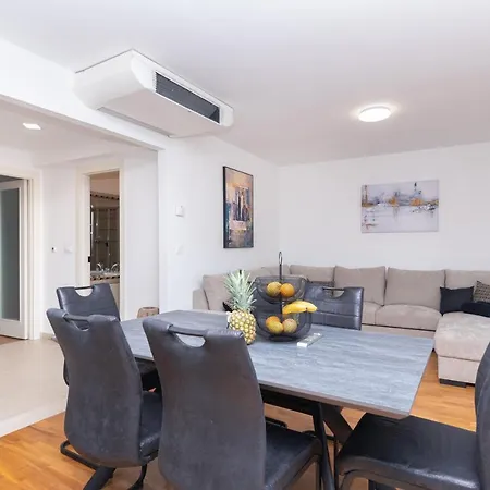 Classy W Terrace@teniscourt *