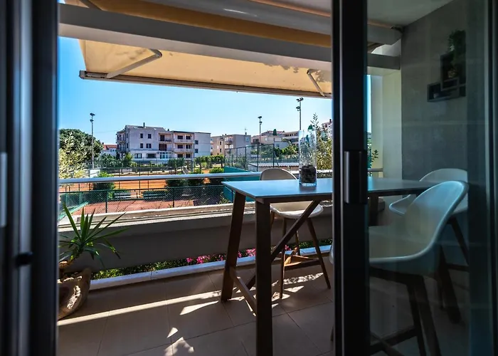 Apartment Classy W Terrace@teniscourt *