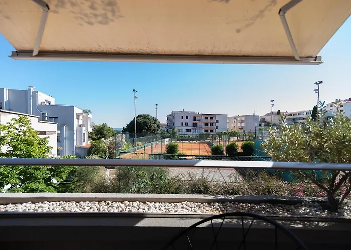 Classy W Terrace@teniscourt *