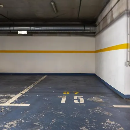 Classy W Terrace@teniscourt Apartment