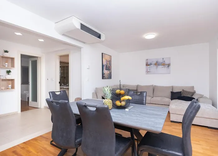 Classy W Terrace@teniscourt *